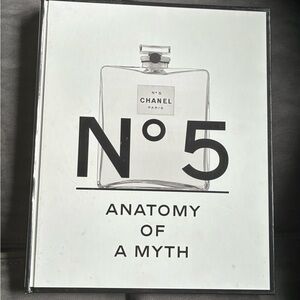 CHANEL N°5 Hardcover Art Book - Black & White